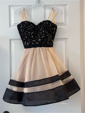 Prom dress🩷 La Femme chic strapless dress.